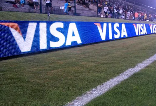 Tela de cerca de estádio